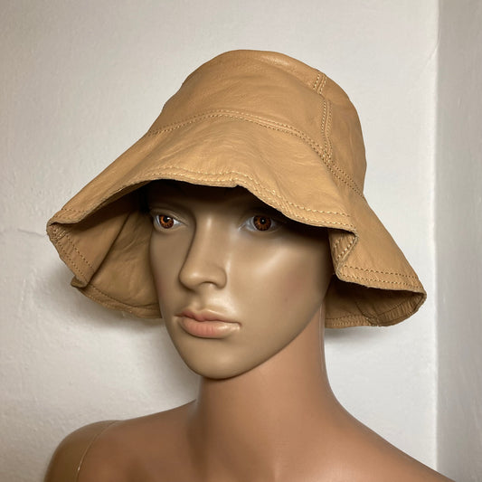 NWT VINTAGE WILSONS LEATHER PELLE STUDIO Tan Soft Leather Lined Bucket Hat L/XL