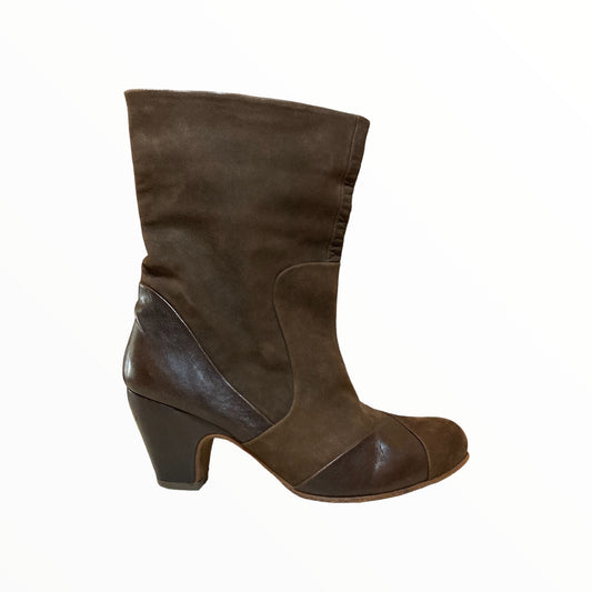 ARGILA Brown Leather Patchwork Round Toed Pull-On Cuban Heel Ankle Boot Booties